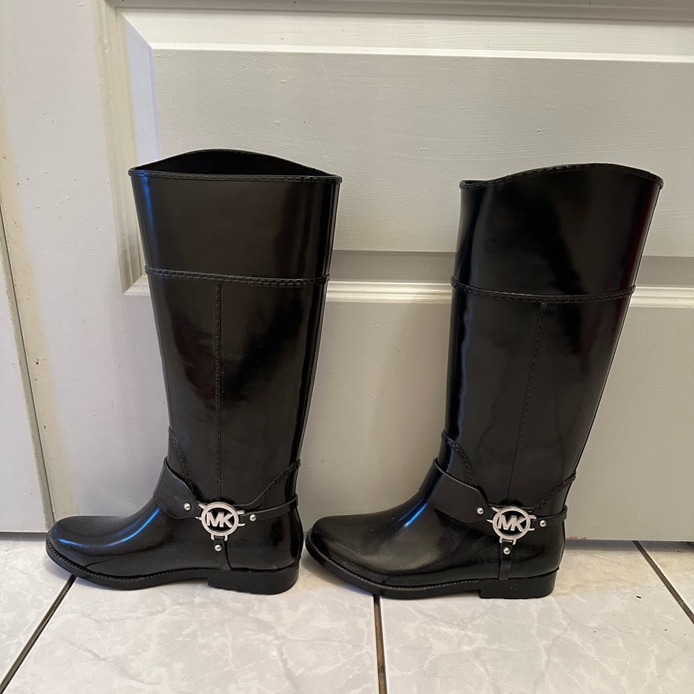 Like new MK rain boots